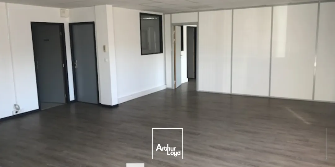 Local d'activités situé à Vaulx en Velin et disponible à la location.