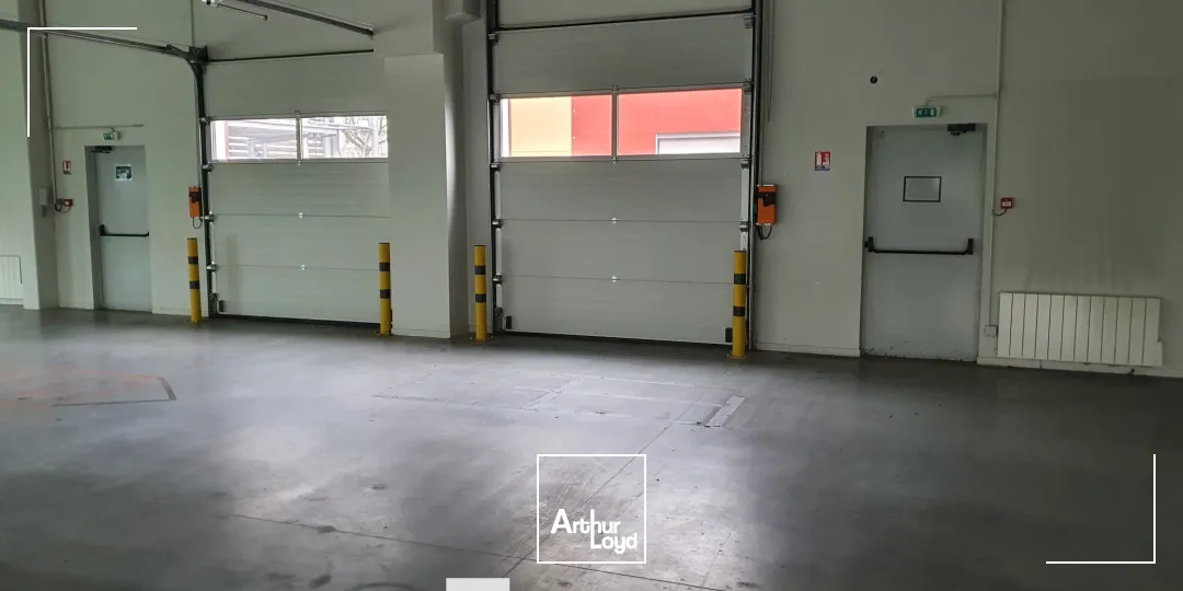 Local d'activités situé à Saint-Priest à louer