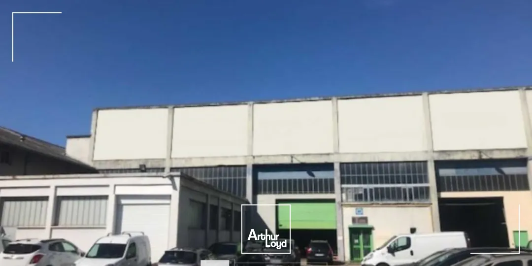 Local d'activités entrepôt à louer à Vénissieux
