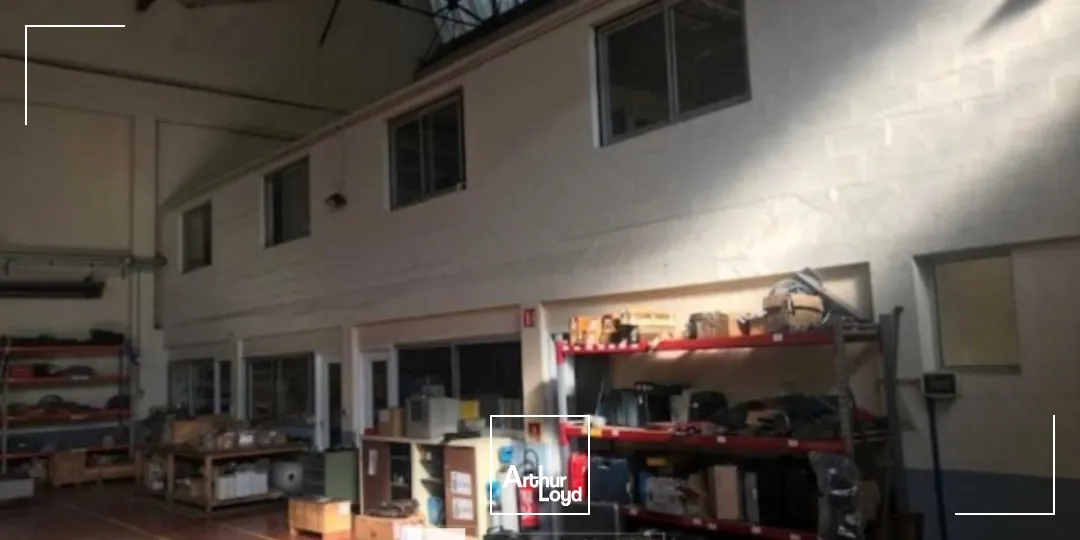 Local d'activités entrepôt à louer à Vénissieux