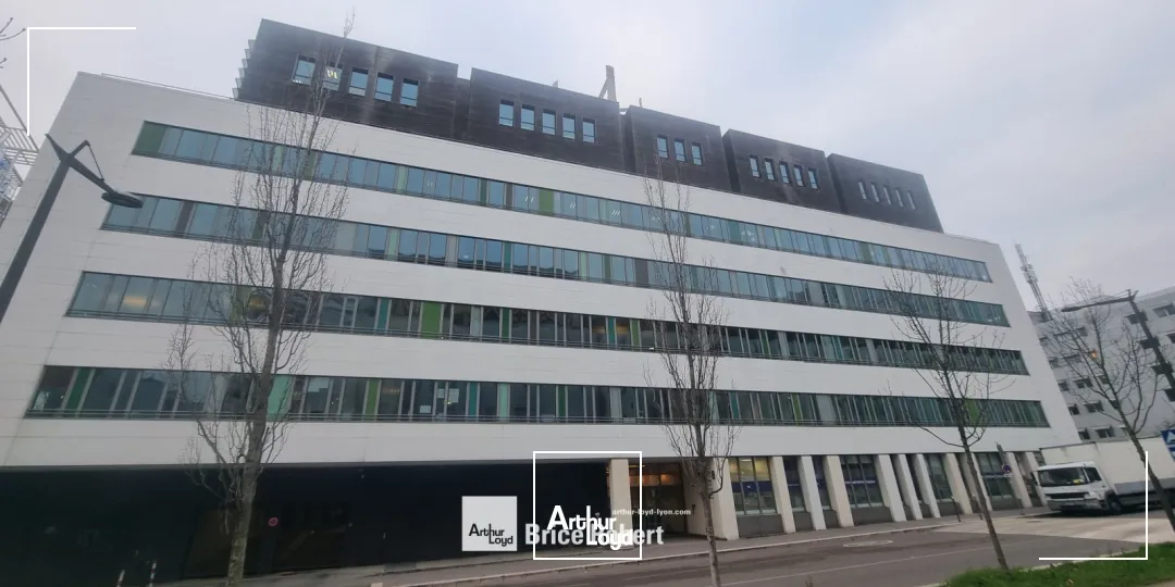A louer - EOLIS - Bureaux lumineux dans un immeuble au coeur de Confluence - Lyon 2ème