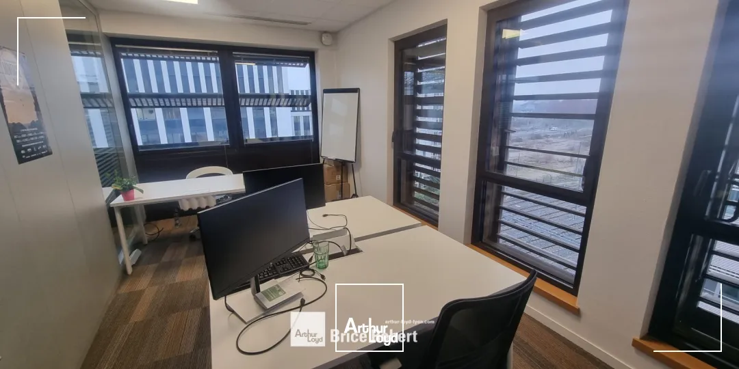 A louer - EOLIS - Bureaux lumineux dans un immeuble au coeur de Confluence - Lyon 2ème