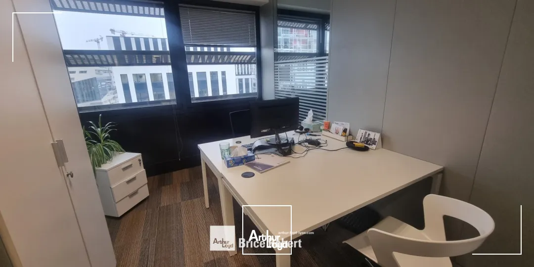 A louer - EOLIS - Bureaux lumineux dans un immeuble au coeur de Confluence - Lyon 2ème