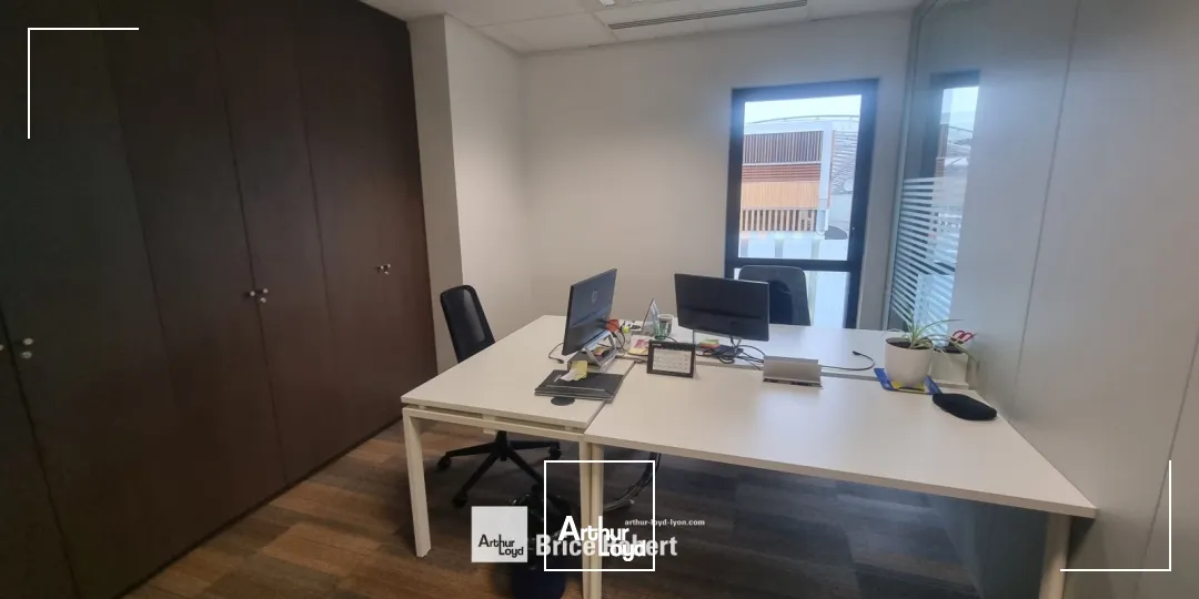 A louer - EOLIS - Bureaux lumineux dans un immeuble au coeur de Confluence - Lyon 2ème