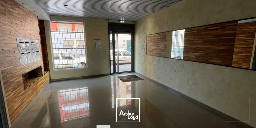 A louer - Bureaux rue de la République - Decines Charpieu