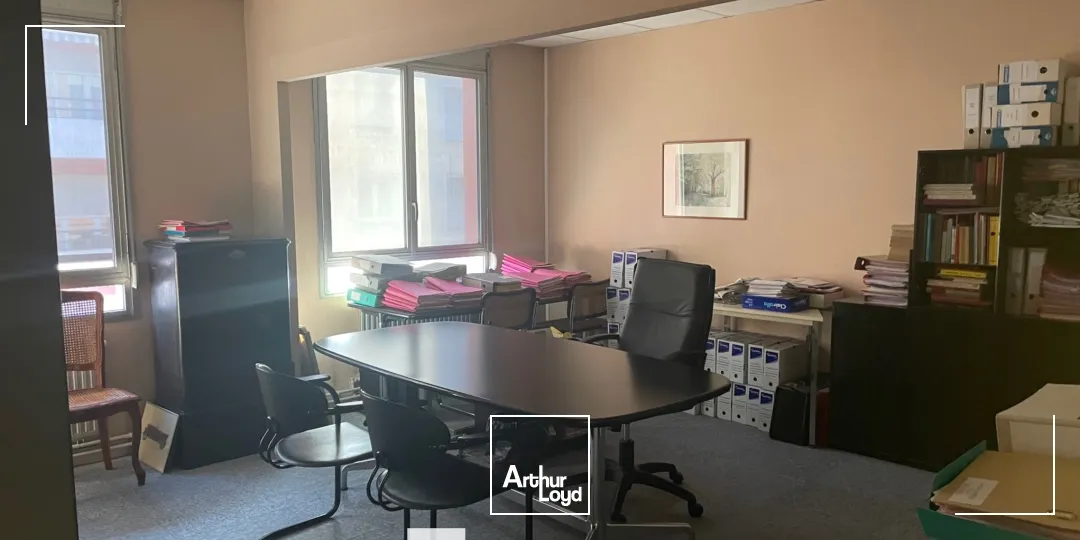 A louer - Bureaux rue de la République - Decines Charpieu