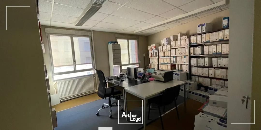 A louer - Bureaux rue de la République - Decines Charpieu