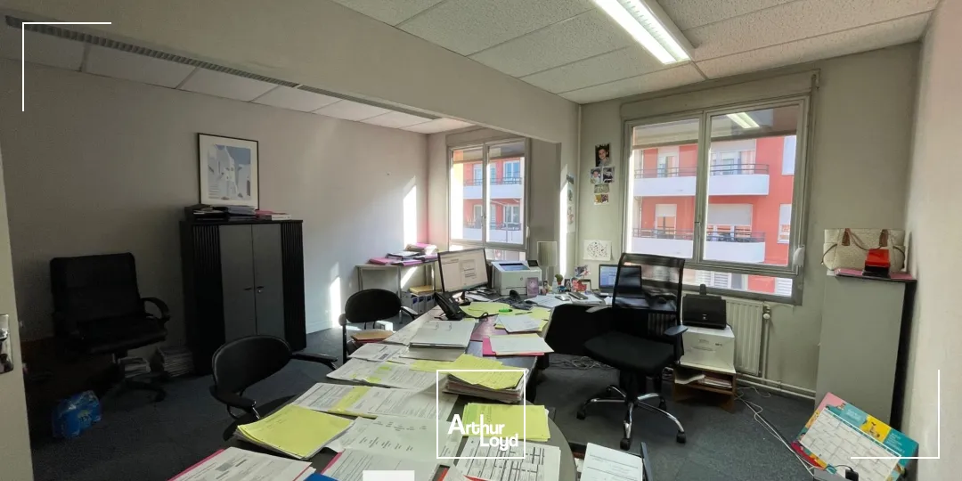 A louer - Bureaux rue de la République - Decines Charpieu