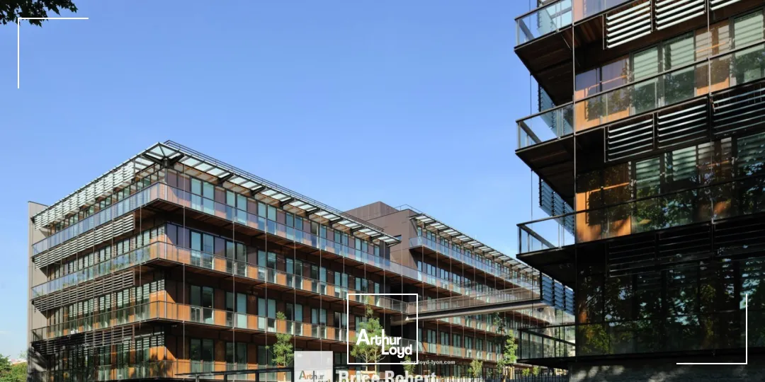 A louer - SOCONA - Bureaux avec hall arborés - Lyon 9ème Vaise 