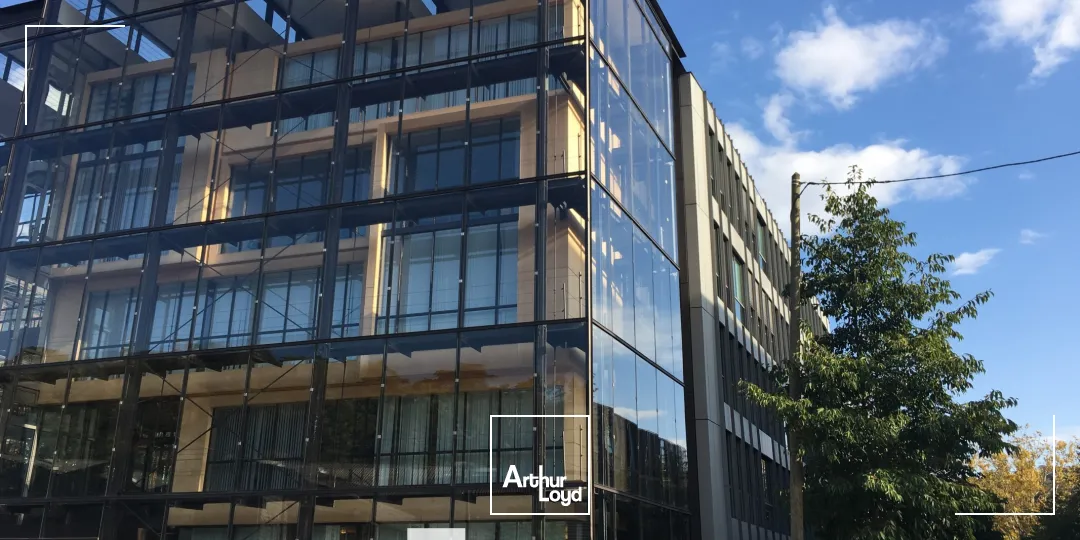 A louer - SOCONA - Bureaux avec hall arborés - Lyon 9ème Vaise 