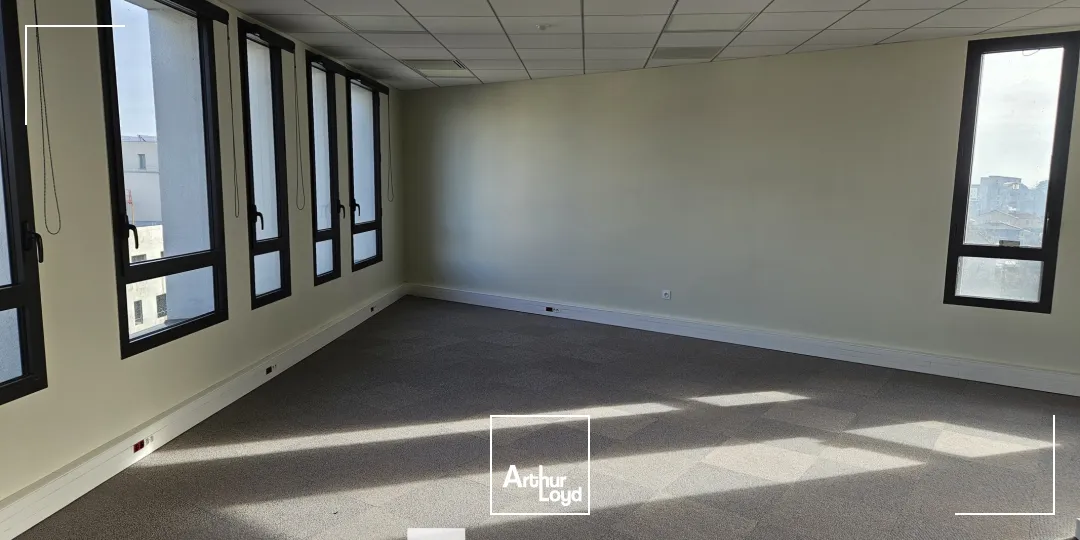 A louer - LE PARKS - Bureaux lumineux - Lyon 9ème Vaise 