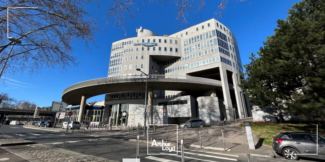 A louer - RIVE DE SAONE - Bureaux rénovés - Lyon 5ème