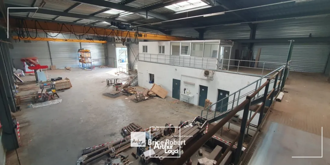 A LOUER - Bâtiment d'activité - CIVRIEUX