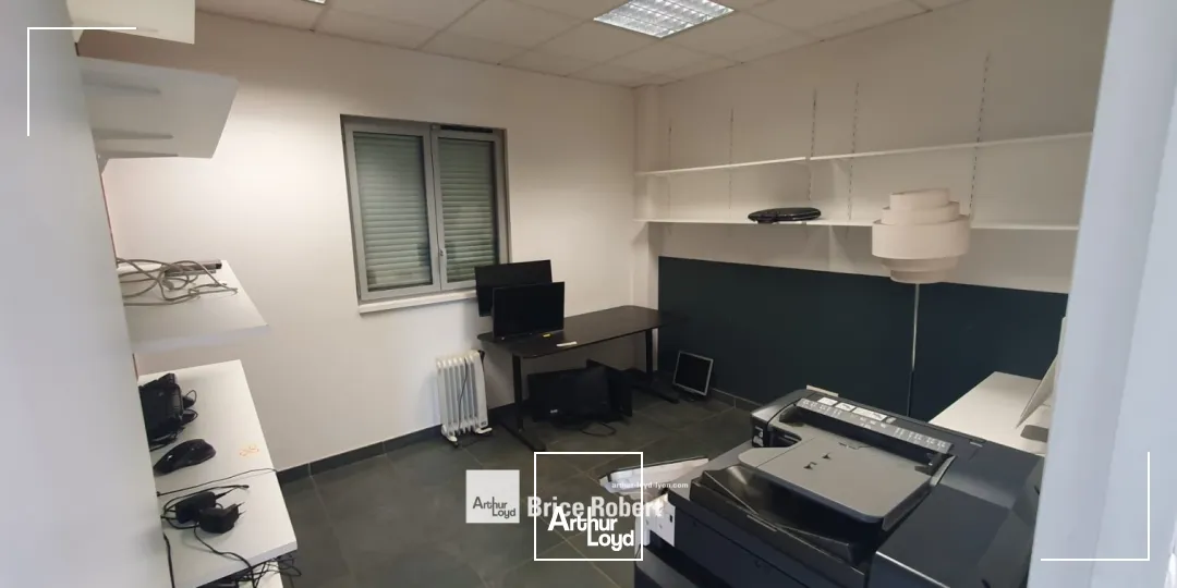 A LOUER - Bâtiment d'activité - CIVRIEUX