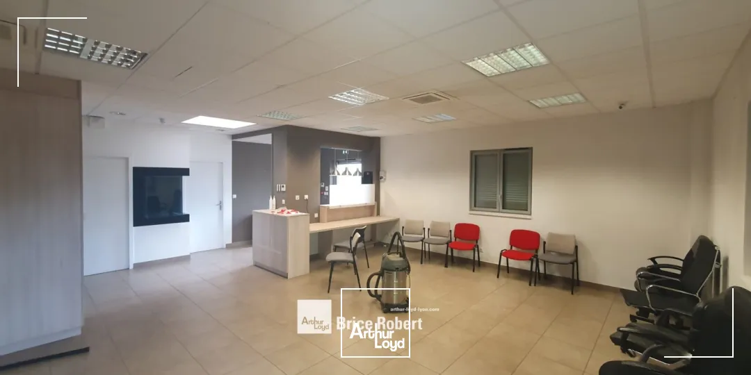 A LOUER - Bâtiment d'activité - CIVRIEUX