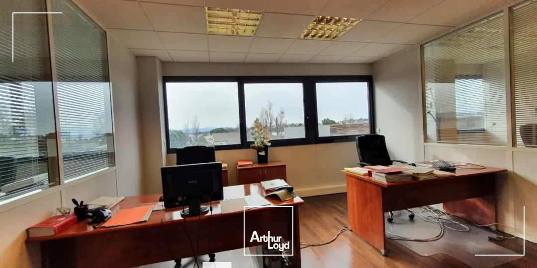 A vendre ou à louer - LE ROND POINT - Bureaux avec vue exceptionnelle et emplacement privilégié - Dardilly 