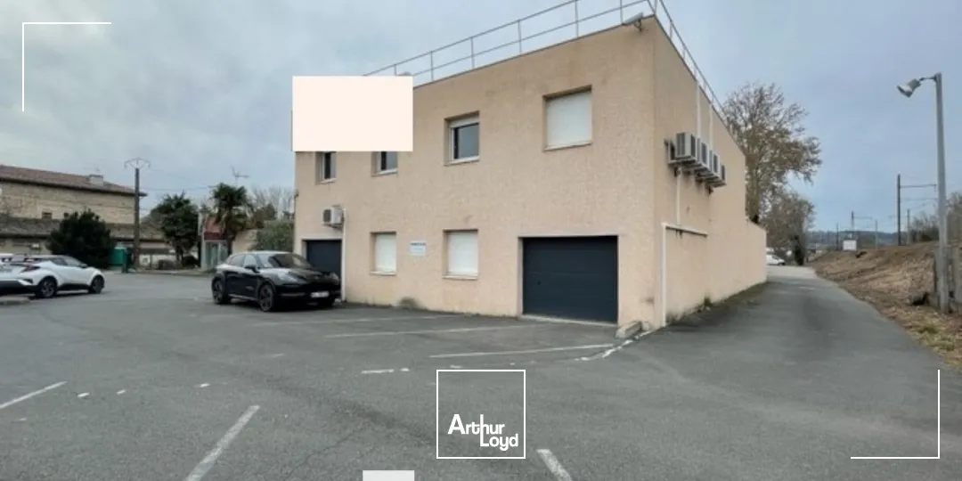 A vendre - Bâtiment professionnel indépendant avec un entrepôt à usage de stockage - Ambérieux