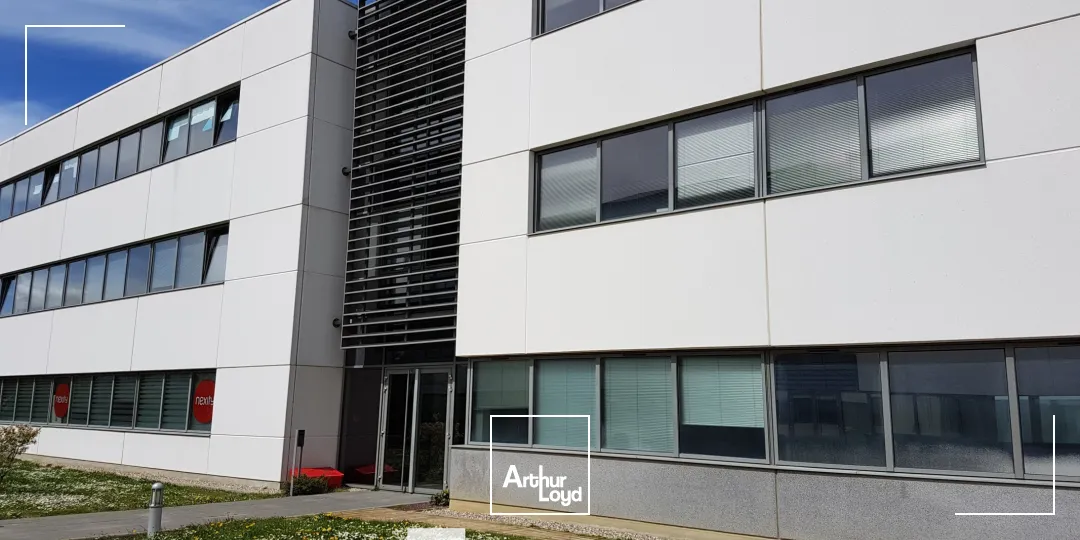 A vendre ou à louer - INNOVALIA II - Bureaux dans un immeuble tertiaire - Dardilly