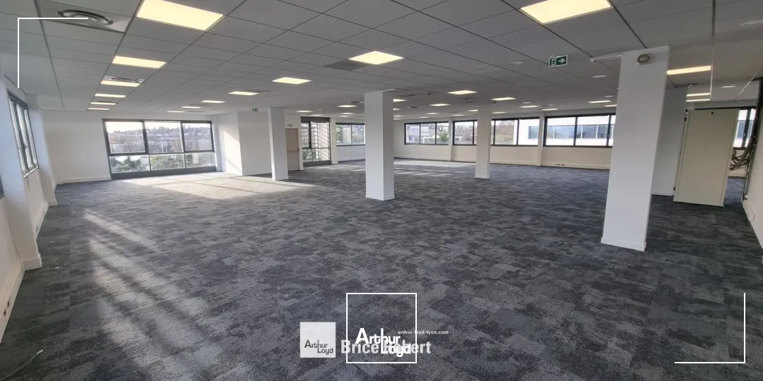 A vendre ou à louer - INNOVALIA II - Bureaux dans un immeuble tertiaire - Dardilly