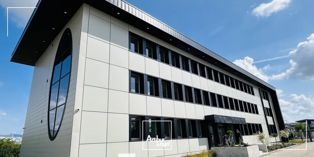 A louer - LE PARE - Bureaux spacieux - Saint Priest 