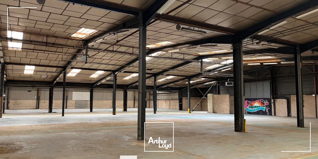 A VENDRE - Tènement industriel - VAULX EN VELIN