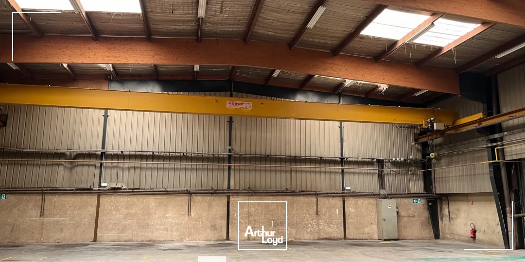 A VENDRE - Tènement industriel - VAULX EN VELIN