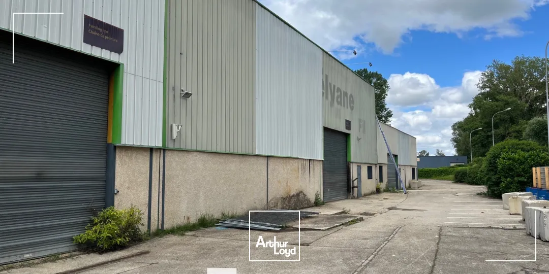 A VENDRE - Tènement industriel - VAULX EN VELIN