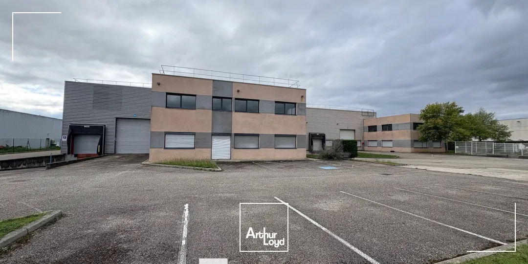A LOUER - Bâtiments d'activités - CORBAS