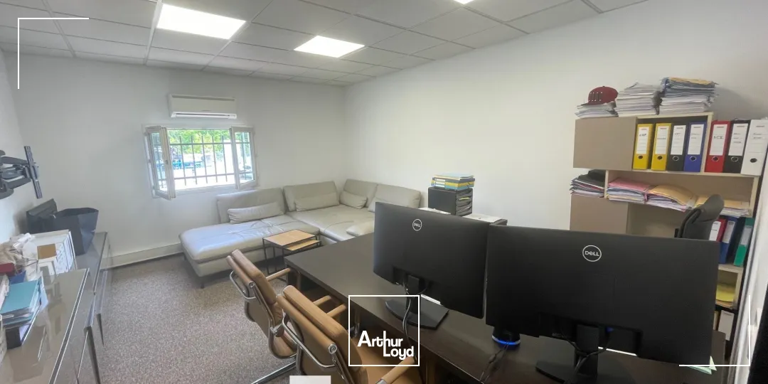 A louer - Bureaux en R+1 - Villeurbanne 