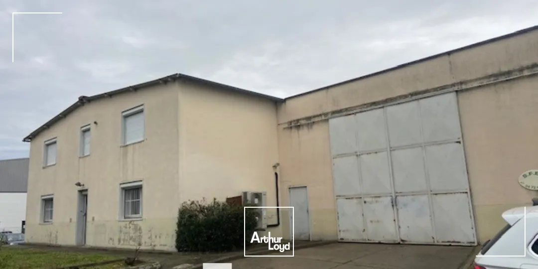 A LOUER - Locaux d'activités - SAINT LAURENT DE MURE