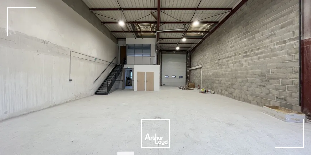 A LOUER - Celluels d'activités - CHASSIEU