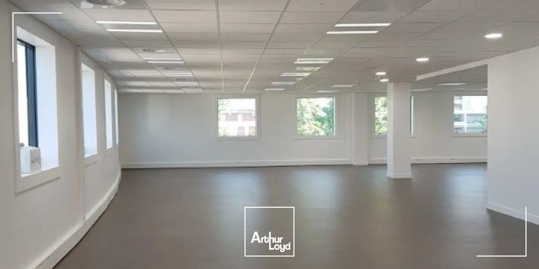A louer - L'ARC - Bureaux proches du parc - Villeurbanne 