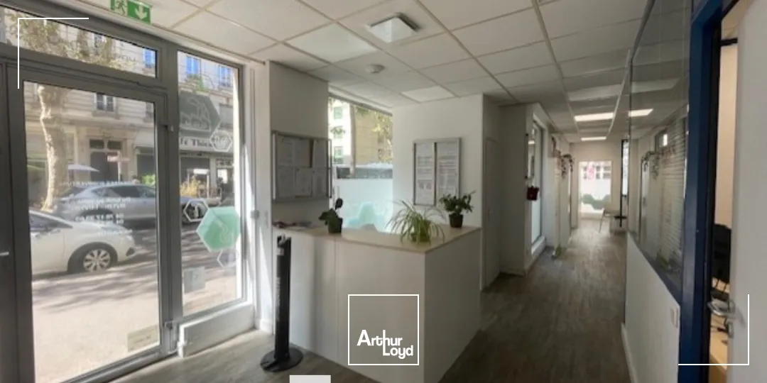 A louer - Bureaux lumineux en RDC - Villeurbanne 