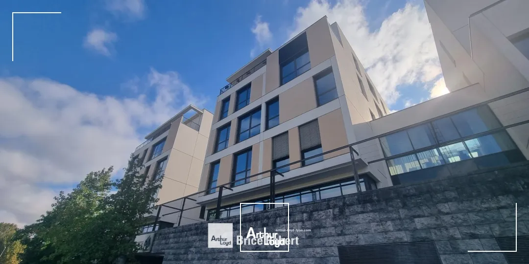 A louer - ESPACE 84 - Bureaux lumineux - Lyon 4ème