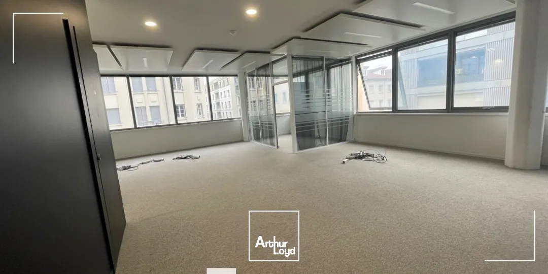 A louer - UNITY - Bureaux dans la quartier de Confluence - Lyon 2ème