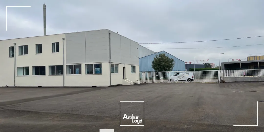 Bâtiment d'activité disponible à la vente ou à la location et situé sur la commune de Saint-Priest