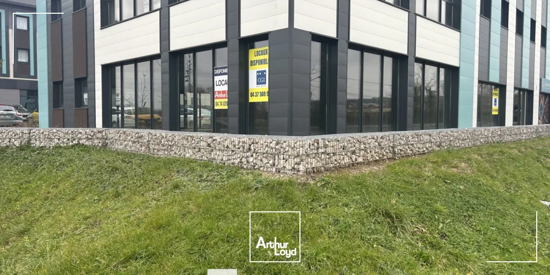A LOUER OU VENDRE - un local d'activités typé show-room neuf de 190 m² dans la zone industrielle de Genay