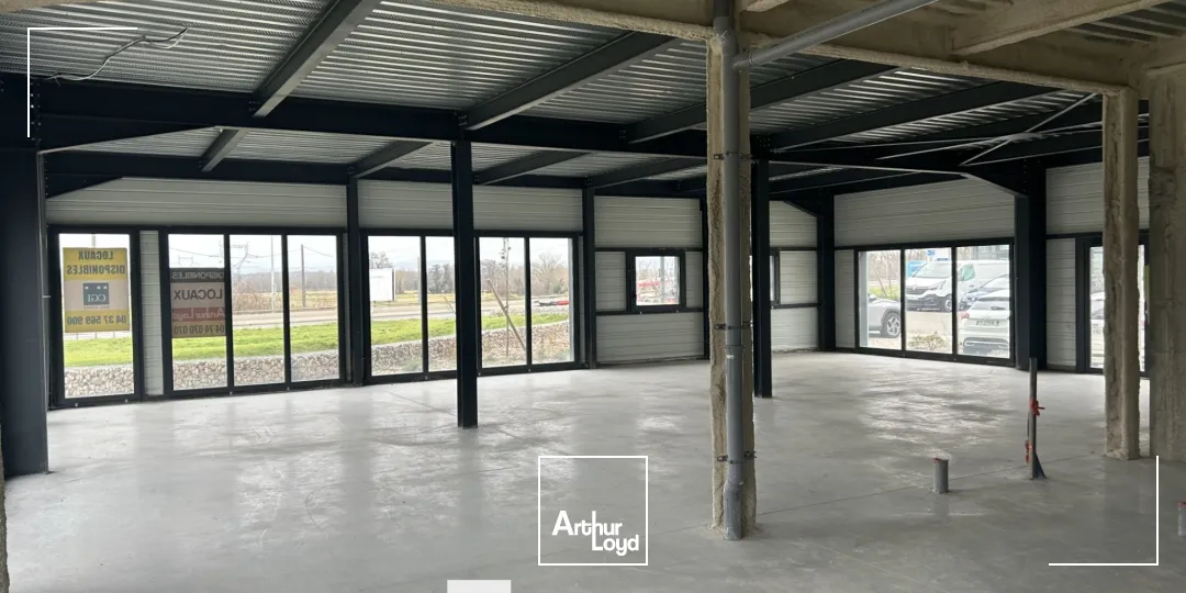 A LOUER OU VENDRE - un local d'activités typé show-room neuf de 190 m² dans la zone industrielle de Genay