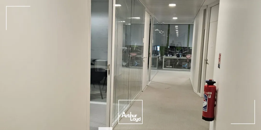 A louer - LE CUBE VERT - Bureaux aménagés - Lyon 2ème Confluence 