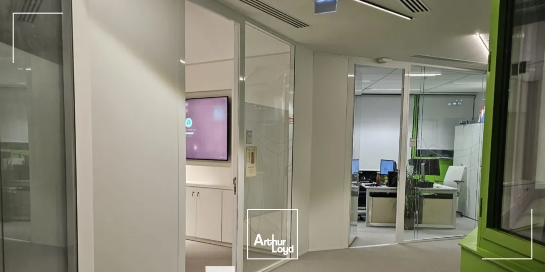 A louer - LE CUBE VERT - Bureaux aménagés - Lyon 2ème Confluence 