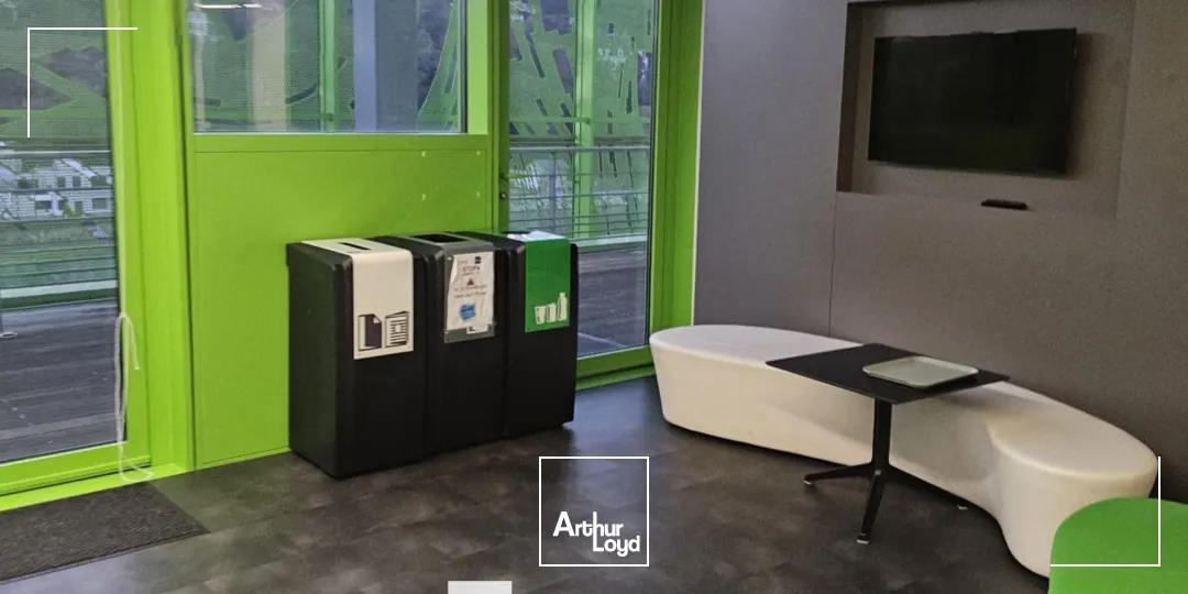 A louer - LE CUBE VERT - Bureaux aménagés - Lyon 2ème Confluence 