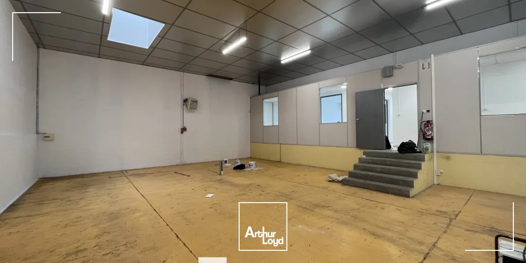 A louer - Local d'activités avec accès immédiat autoroute A42 - Villeurbanne