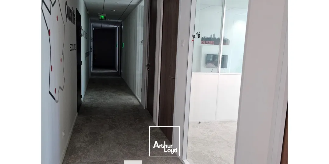 A louer - GALLINE - Bureaux avec une cour intérieure arborée - Villeurbanne 