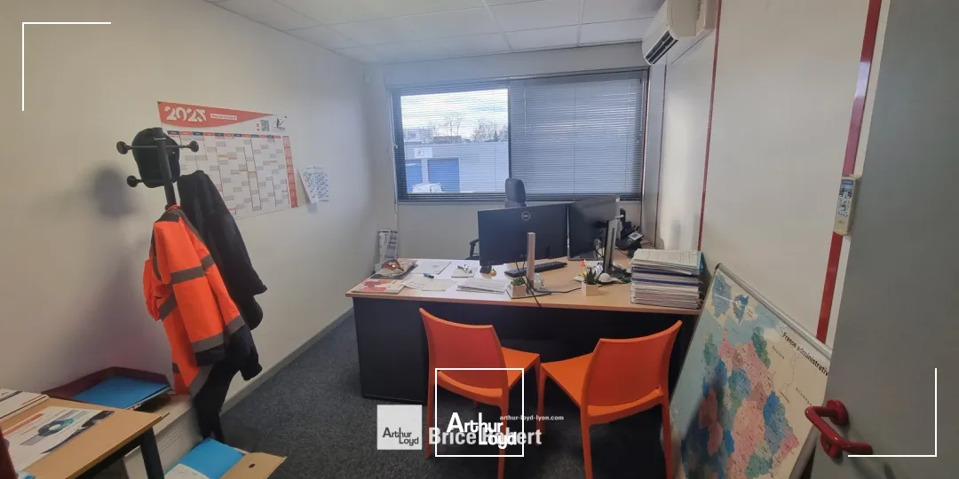 A louer - Bureaux lumineux avec partie stockage - Vaulx en Velin 