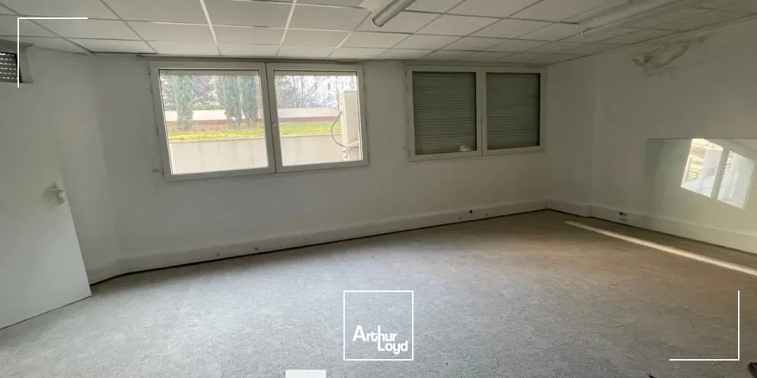 A vendre - Bureaux en rez-de-chaussée - Lyon 3ème Part-Dieu