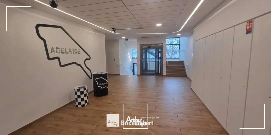 A louer - RACING PARC bâtiment Adelaide - Bureaux sur la Techlid très lumineux - Champagne au Mont d'Or