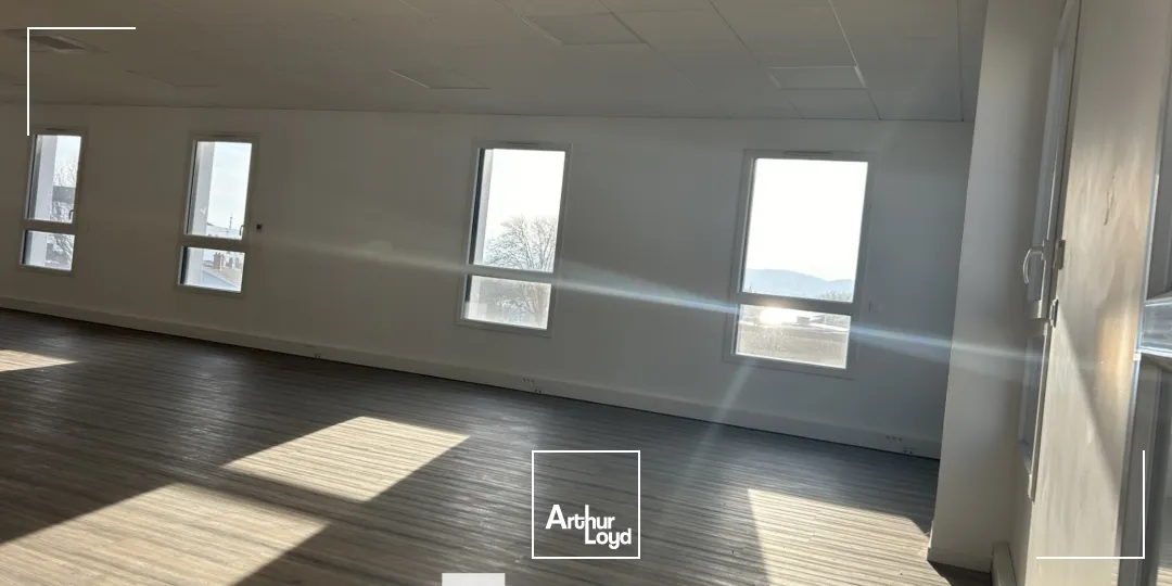 A louer - STRATTON I - Bureaux de bon standing - Dardilly