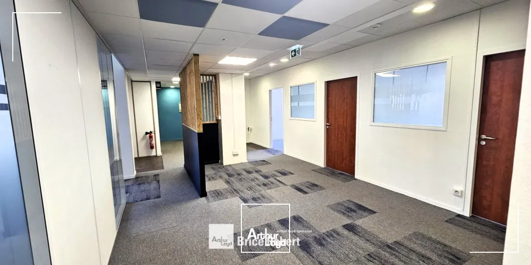 A louer - LE BRITANNIA - Bureaux dans un immeuble tertiaire - Lyon 3ème Part-Dieu