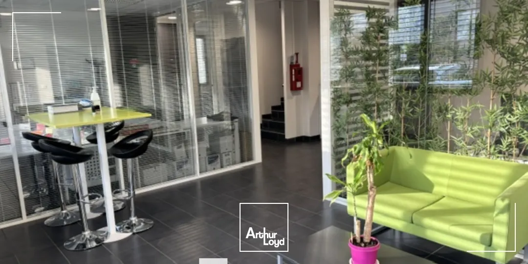 A LOUER - Local d'activités - VAULX EN VELIN