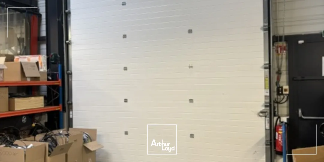 A LOUER - Local d'activités - VAULX EN VELIN